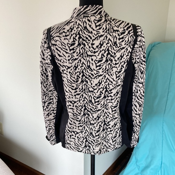 Chico’s animal print stretchy jacket - Picture 11 of 11
